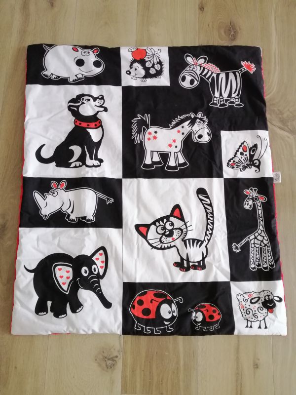 Kontrastní podložka/deka - Kontrastní podložka/deka 80x80cm ze 100% bavlněného plátna a z druhé strany minky vysoké gramáže.